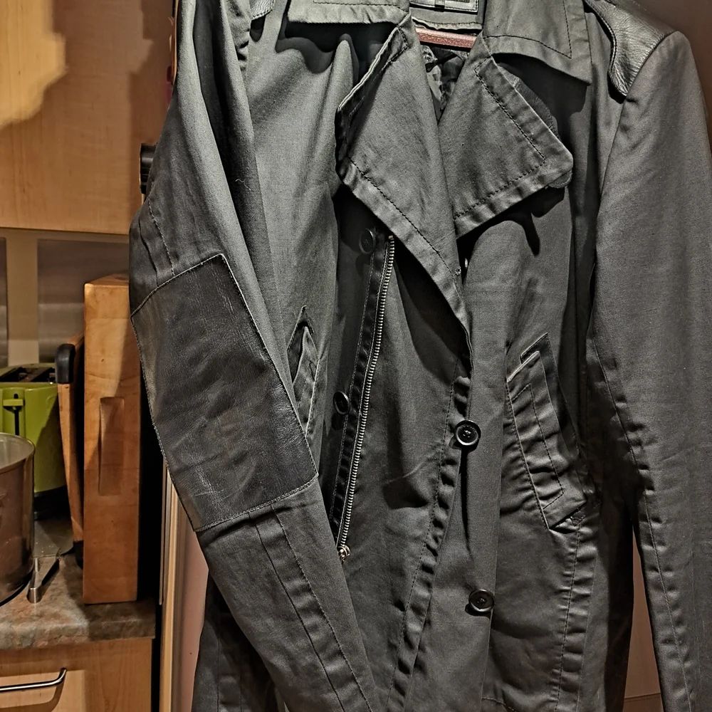 RUDSAK Black Jacket with Classic Collar - Picture 2 of 9